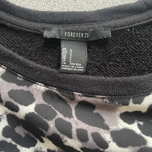 Forever 21 Black Leopard Print Sweatshirt Size Large - Picture 4 of 7